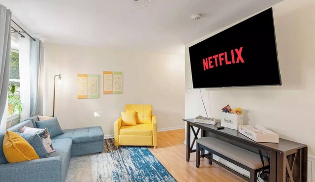 Welcome to cozy Cricket’s Cove!