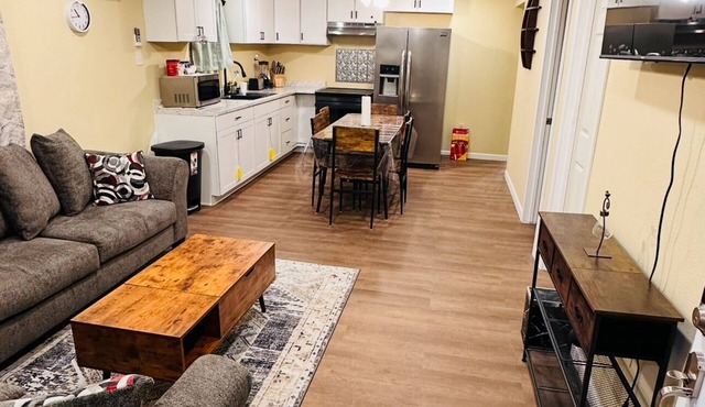 Welcome to Cozy Stone Cottage 3 bedrooms and 1 bathroom house.