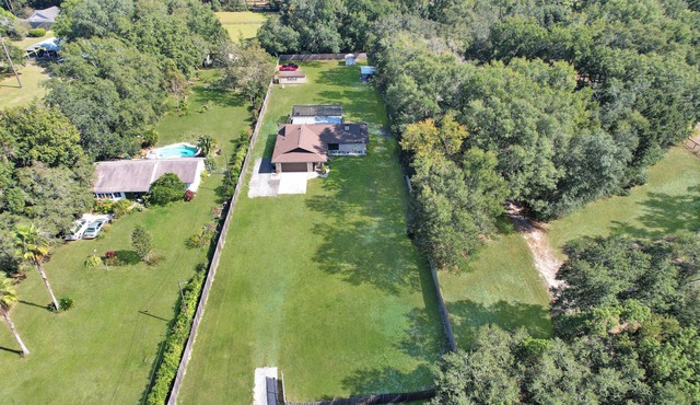 Welcome to Dreamland: Over 1 acre of Private living, lodging & celebrations!