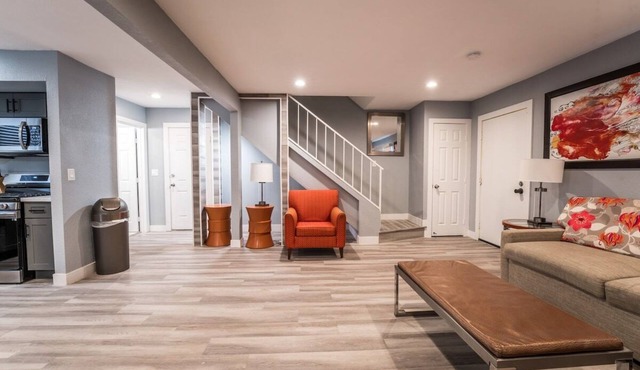 Welcome to Fabulous Las Vegas! Located minutes away from the Las Vegas Strip