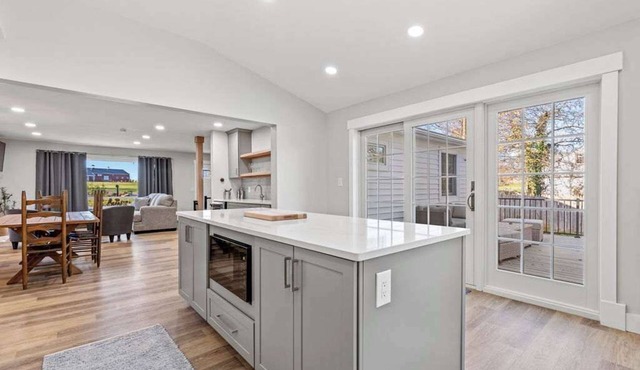 Welcome to Fisher Ranch: Remodeled Modern Main-Floor, Dog Friendly Living
