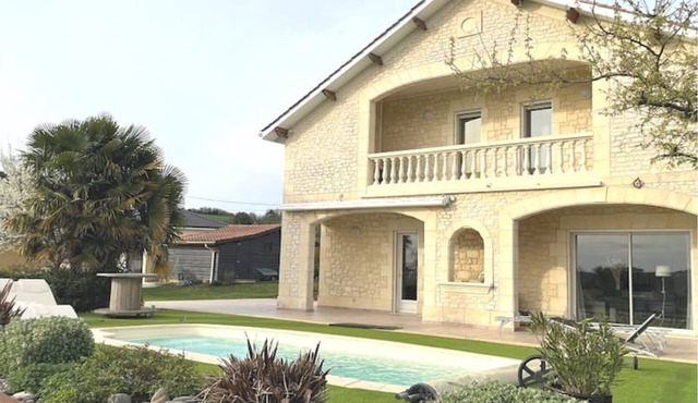 Welcome to Villa CAMALOPE, a family-run gîte 5 minutes from Périgueux.