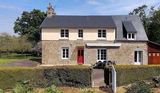 WELCOME TO "LA MAISON DU P'TIT FERMIER" IN VILLEDIEU-LES-POÊLES (NORMANDY)