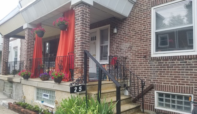 Welcome to Germantown, Charming, 1 br. Studio apartment sleeps 4