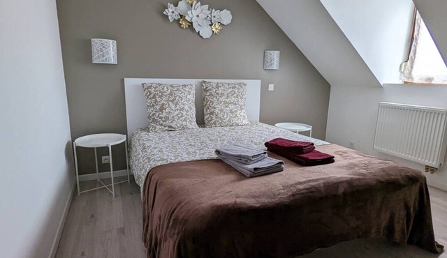 Welcome to Gîte Le Muguet, a 56 m² haven combining modern amenities with absolute comfort. Whether you're traveling for business or on holiday along the Wine Route, enjoy a turnkey stay at the foot of the Vosges Mountains.