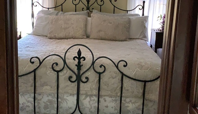 Welcome to Grandma's House! I'd love to host your family&friends! 2 night min!