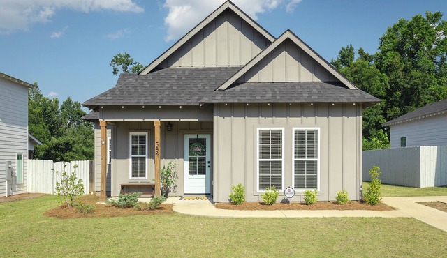 Welcome to Gray Cottage at Auburn!