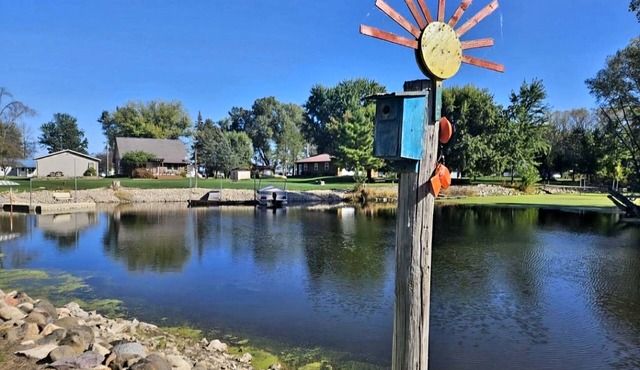 Welcome to Green Lake County @ The Puckaway Place! A spacious waterfront retreat