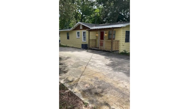 Welcome to Gumby's Cottage in Nobleton, FL 34661! Just 11 miles from Brooksville