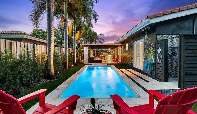 Welcome to Happy Daze – A Bright, Tropical Retreat with a Private Pool Near It All!