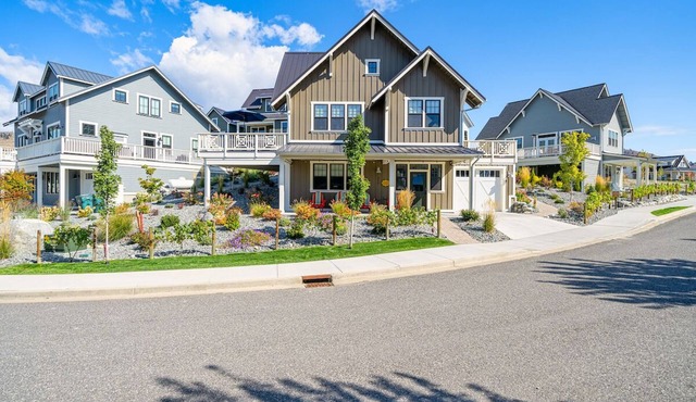 Welcome to Happy Hours at The Lookout at Lake Chelan