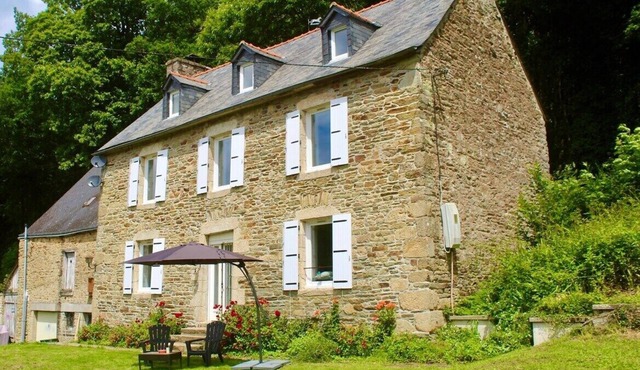 Welcome to Henefer Lodge, a full of character property sleeping up to 10 people.