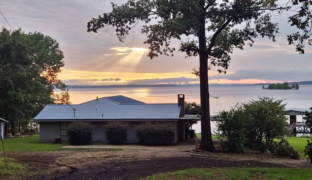 Welcome to Joie de Vivre Lake House at Toledo Bend
