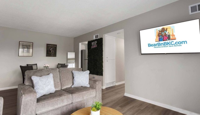 Welcome to KC: 2BR Apartment Near Everything