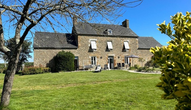 Welcome to L'Albertine, completely renovated, quiet and not overlooked.