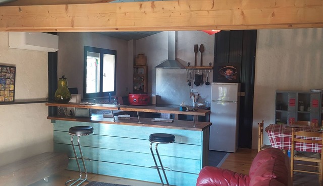 Welcome to l'atelier, a comfortable loft equipped for a pleasant stay.