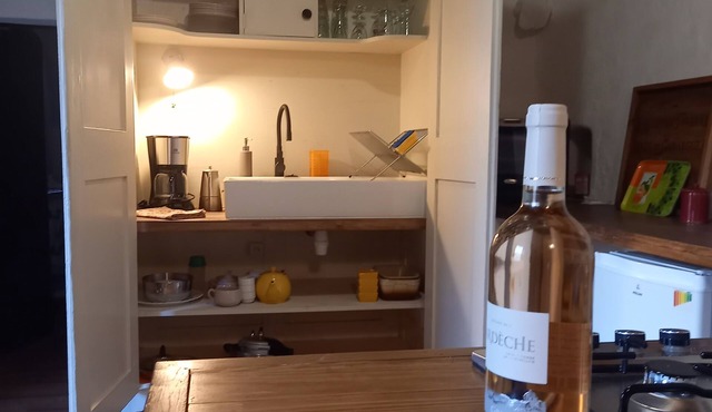 Welcome to "L'atelier", ideal for a quest for calm and rejuvenation.