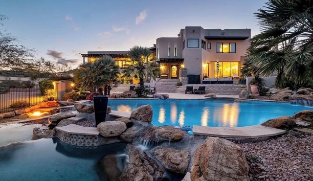 Welcome to La Villa De Oro Apuesto - resort-style living 20min from scottsdale!