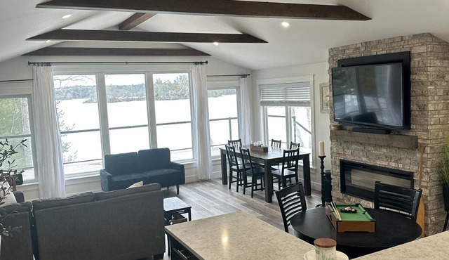 Welcome to Lake Cove Estate! Relax, boating or fish at beautiful Lake Deception!