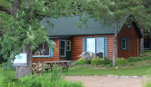 Welcome to Lakeview Pine: The Lakeside Escape