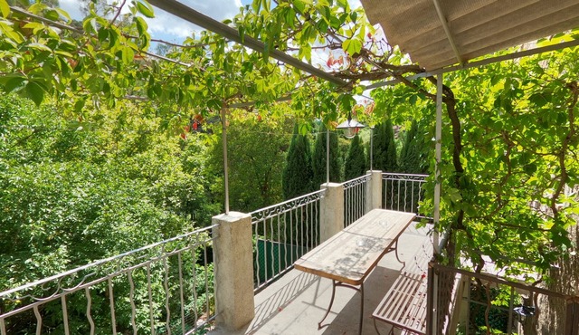 Welcome to Lougissoun, group gîte in the heart of Provence