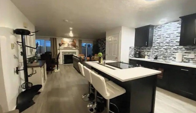 WELCOME TO LOUIE DUCK HOUSE-C! 2BR & 2BA SLEEP-5