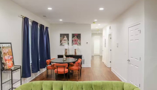 Welcome to Lux! 2BR in Chicago!