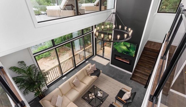 Welcome to 'Malibu in Muskoka' Luxury Cottage on Beautiful Forest Lake🌴🎣 🏖️