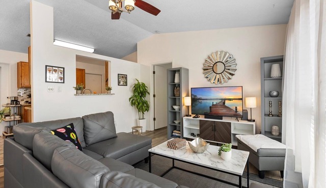 Welcome to Mountain View Escape - No house guests without prior approval from host.