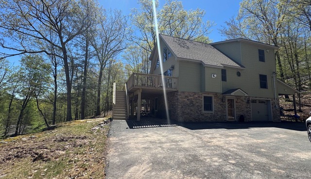 Welcome to On the Rocks a charming retreat located near Lake Wallenpaupack