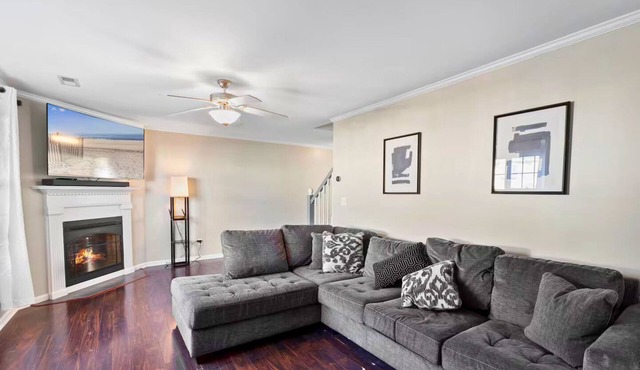 Welcome to our centrally located and cozy retreat in the heart of Greenville, NC