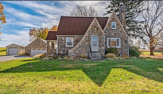 Welcome to our Cottage in the Laurel Highlands!