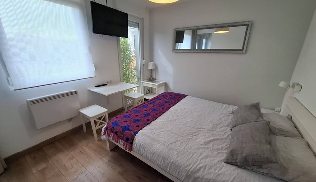 Welcome to our home! Detached studio in the heart of Rixheim with parking.