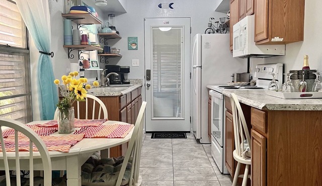 Welcome to our Little Minnow! Perfect for beachgoers, fishermen, and vacation!