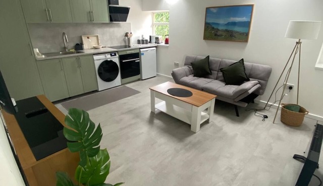 Welcome to our lovely annex in the heart of Shelley, West Yorkshire!