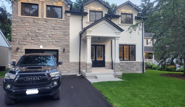 Welcome to our luxurious villa in the heart of downtown Newmarket!