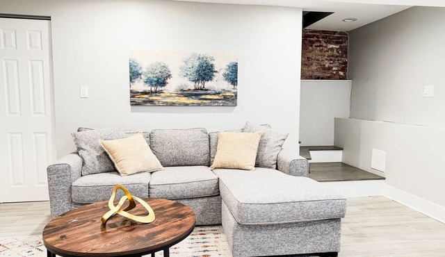 Welcome to our modern Chicago living! Free parking, in the heart of the city.