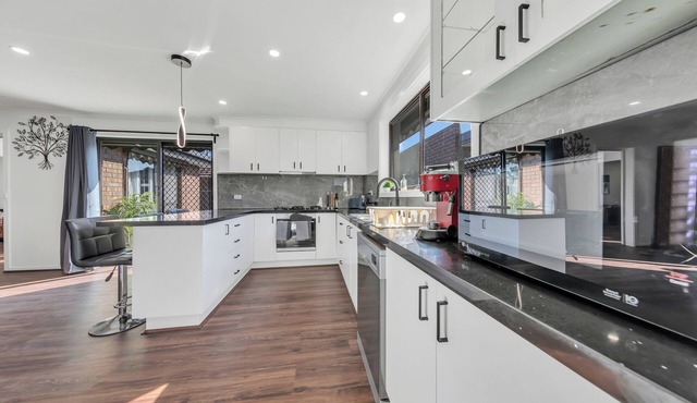 Welcome to Our Newly Renovated house near Melbourne Airport