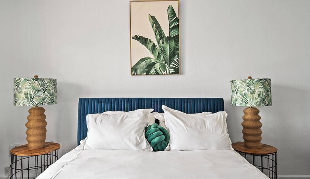 Welcome to Palms 811 in North Miami Beach with views of the Miami skyline.