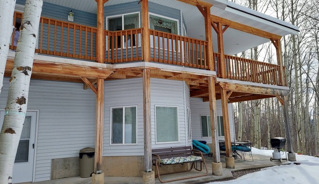 Welcome to Paradise!nDog's, $50/pet* nSTR# 11006-2025n15%/wk, 25%/mo discount n