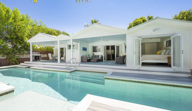 *Welcome To Poseidon's Paradise* Midtown Home & Incredible Pool *28 Nights Min