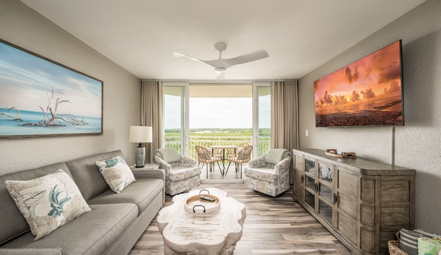 Welcome To Poseidon Too - A Newly, Completely Renovated Condo @ Sunrise Suites!
