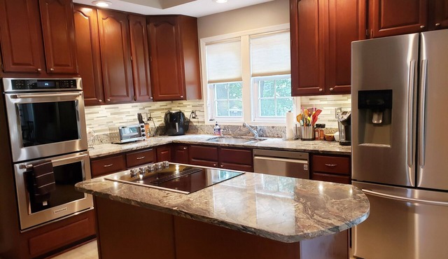 Welcome to Quince Orchard Knolls, North Potomac. Your home away from home!