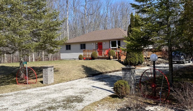 Welcome to Red door cottage! Sauble Beach!