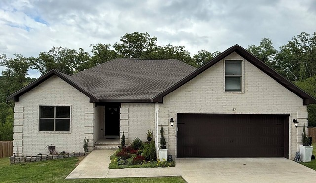 Welcome to Riverwood Retreat – Your Peaceful Hilltop Escape!