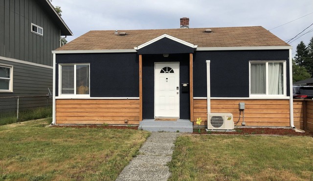 Welcome to S. Rochester in Tacoma! 2BR, 1BA house!