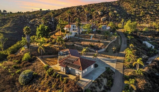 Welcome to San Diego’s Poway Paradise, your private oasis on Sycamore Canyon!