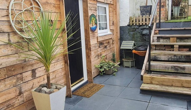 Welcome to Sea Quinn Views Annex.nCoastal Charm at Your Doorstepn