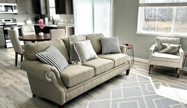 Welcome to Serenity - Spacious 4-bedroom townhome in Mankato minutes from MSU