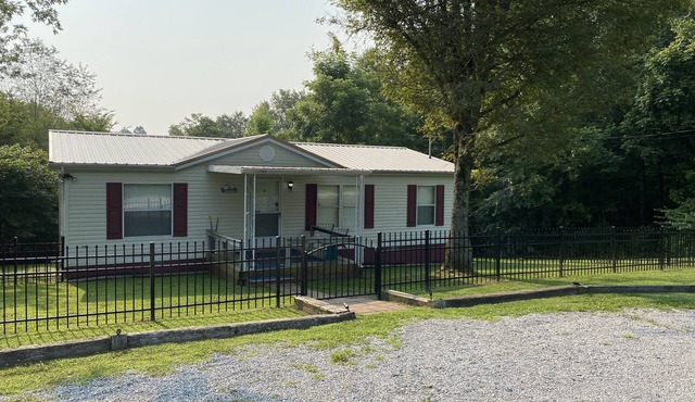 Welcome to SkyCapps. Family and pet friendly